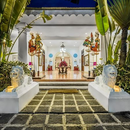 Hotel Tugu Blitar Exteriör bild