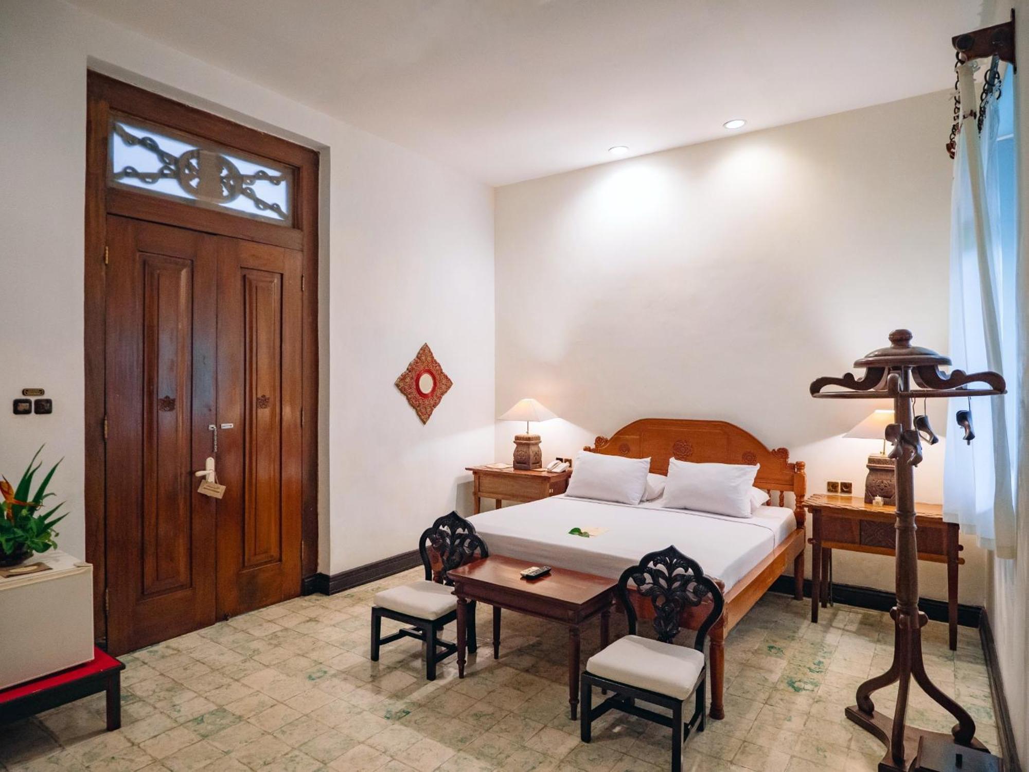 Hotel Tugu Blitar Exteriör bild