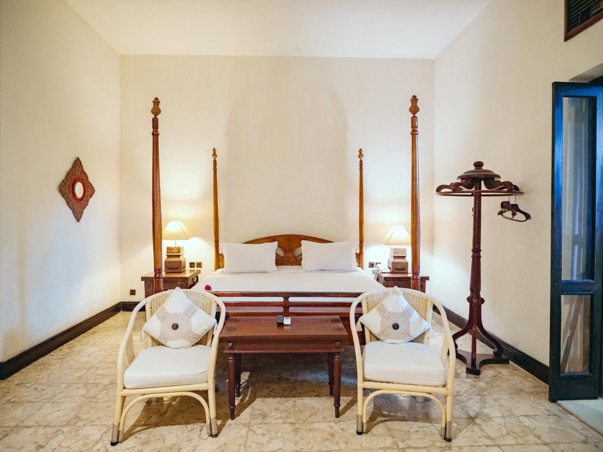 Hotel Tugu Blitar Exteriör bild