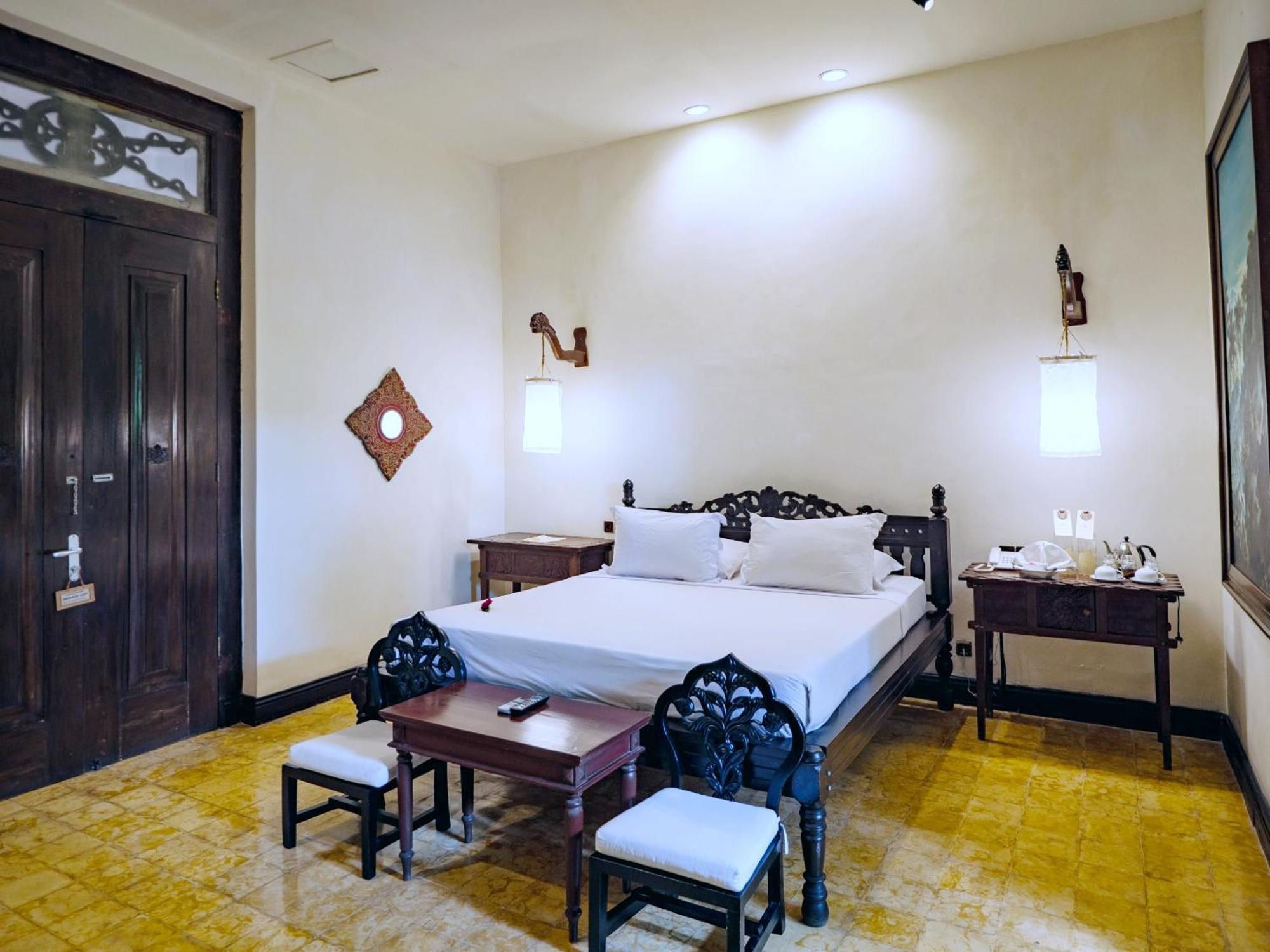 Hotel Tugu Blitar Exteriör bild