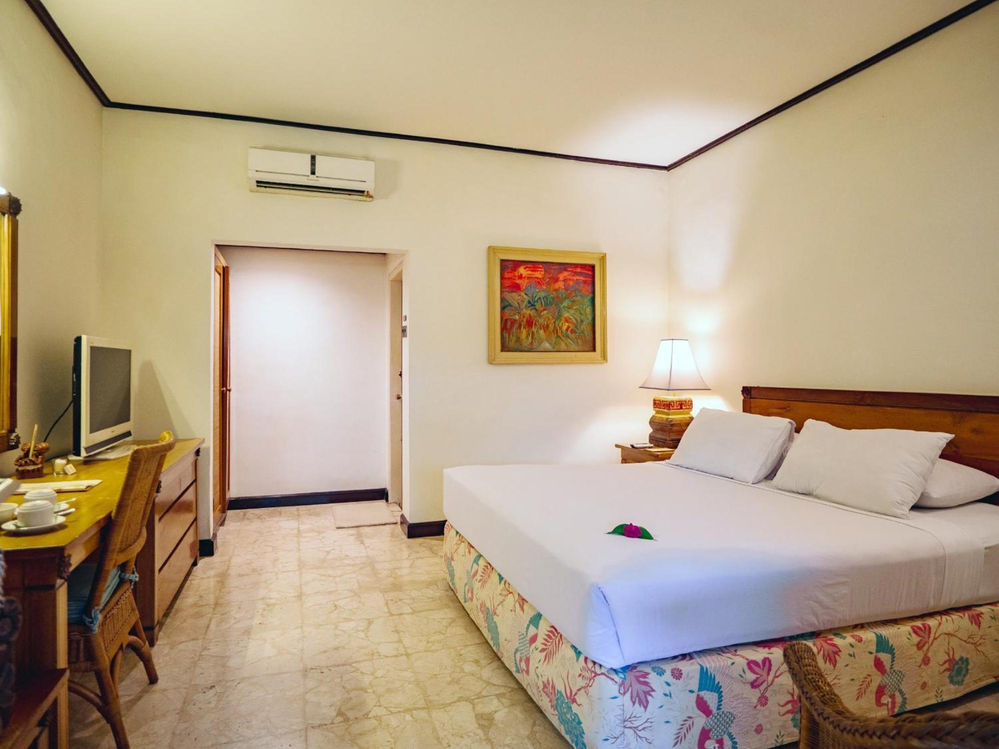 Hotel Tugu Blitar Exteriör bild