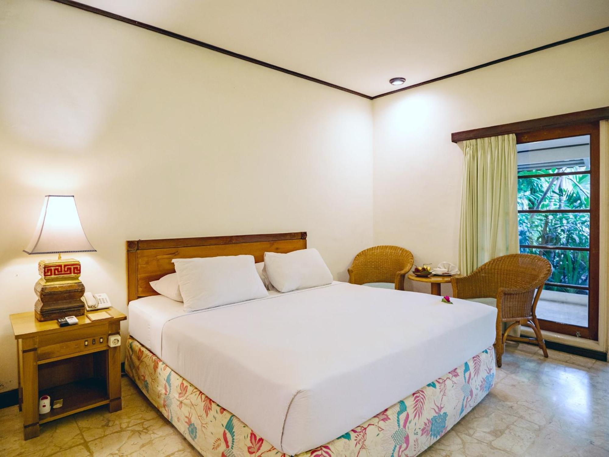 Hotel Tugu Blitar Exteriör bild
