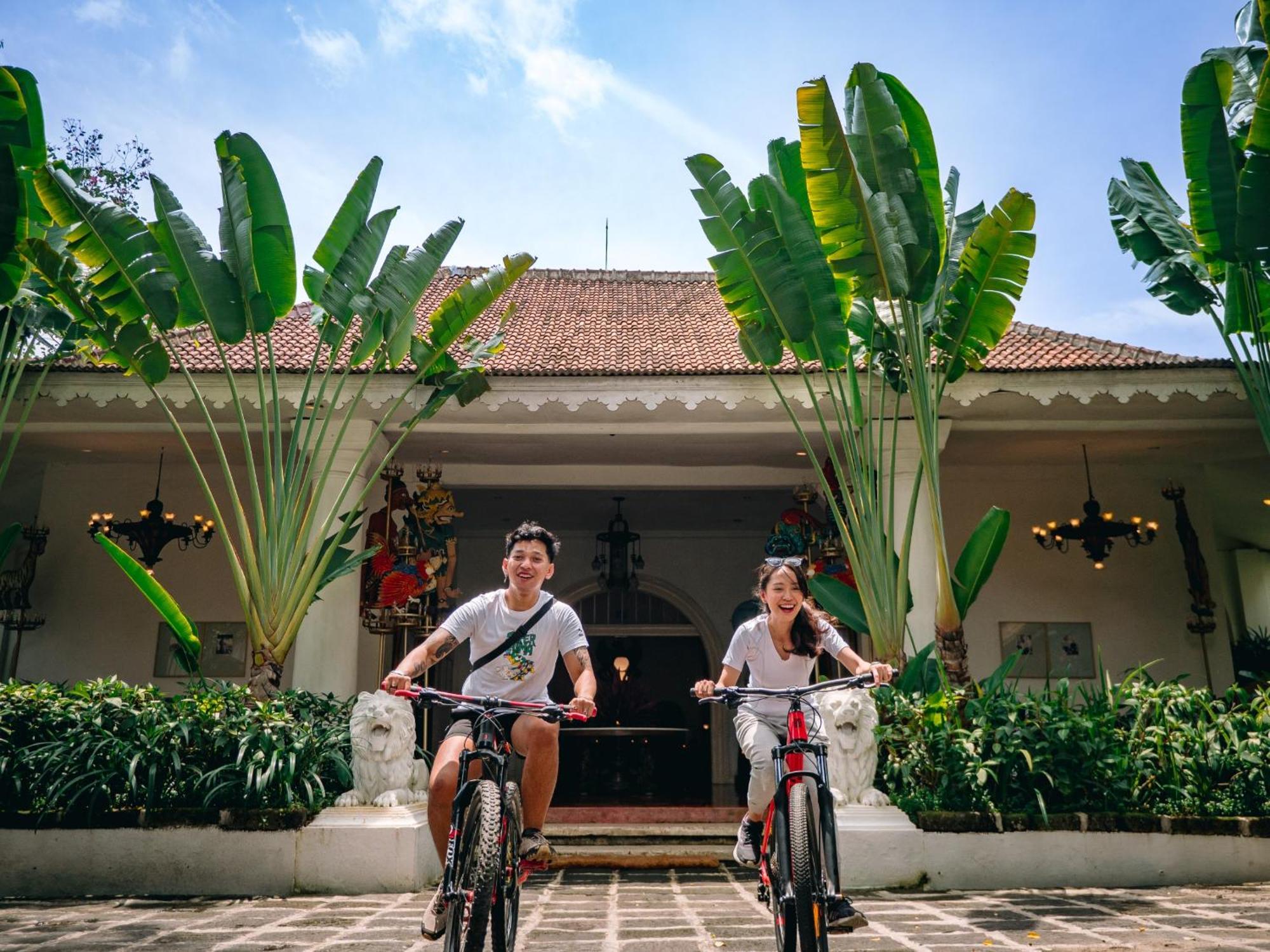 Hotel Tugu Blitar Exteriör bild