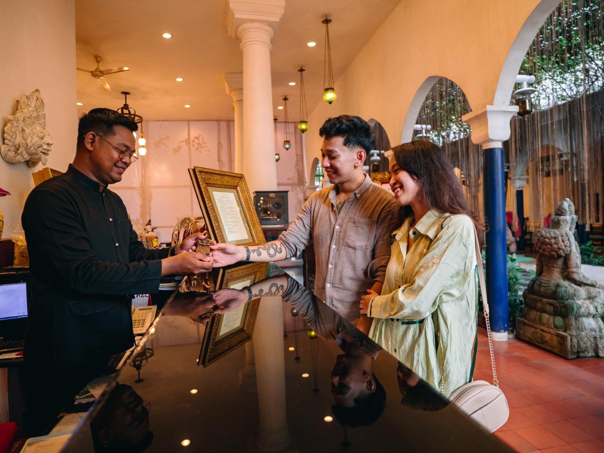 Hotel Tugu Blitar Exteriör bild