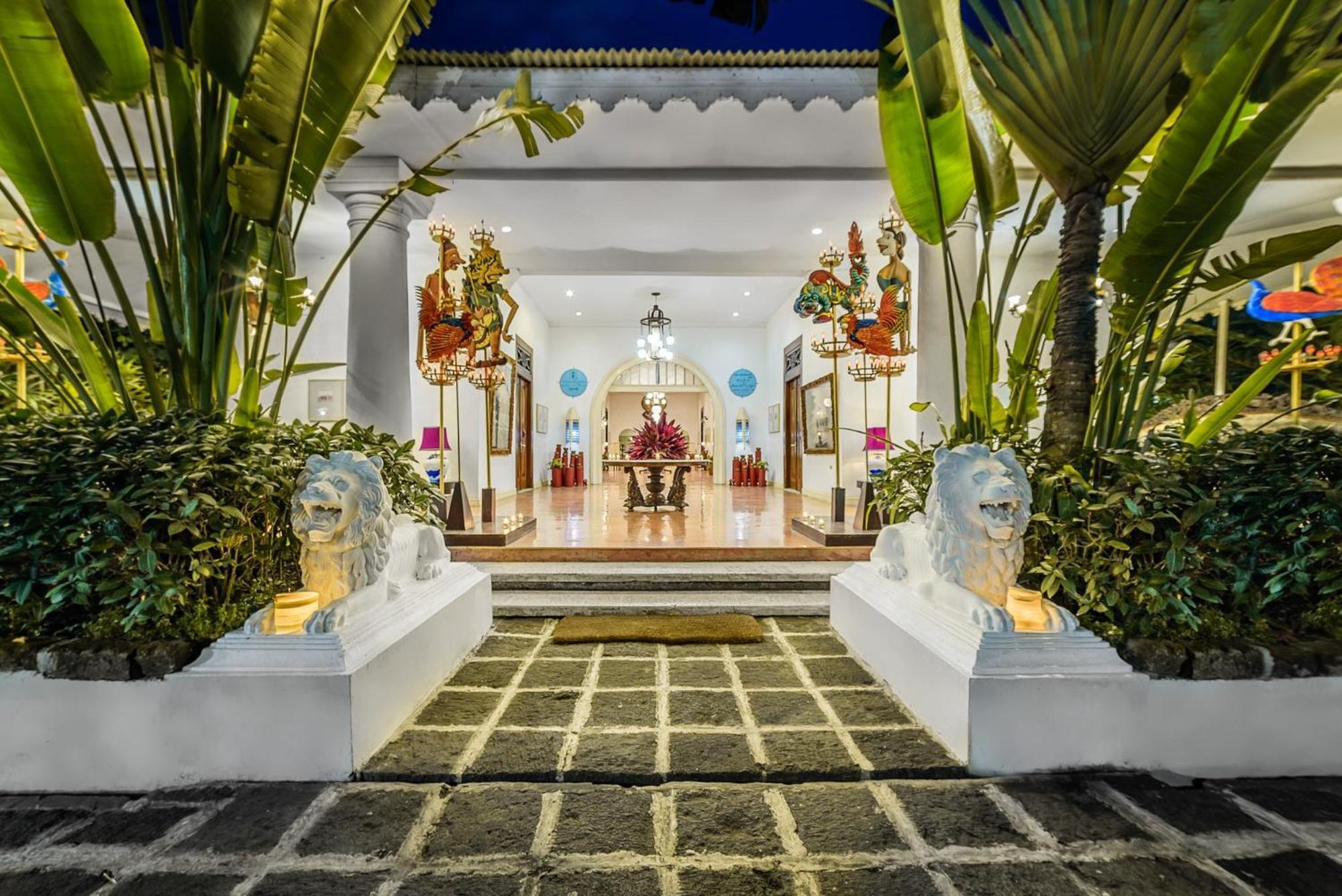 Hotel Tugu Blitar Exteriör bild