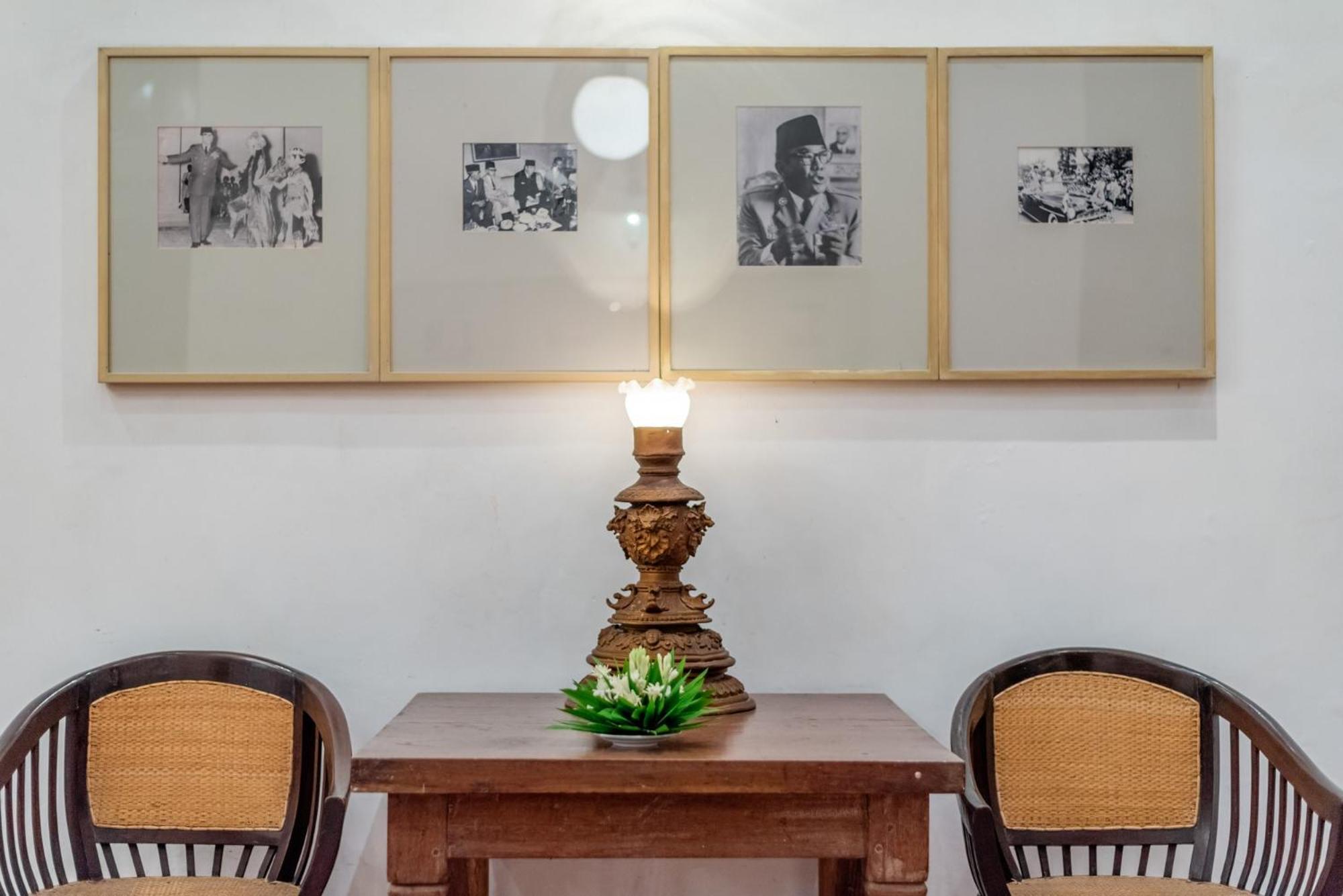 Hotel Tugu Blitar Exteriör bild